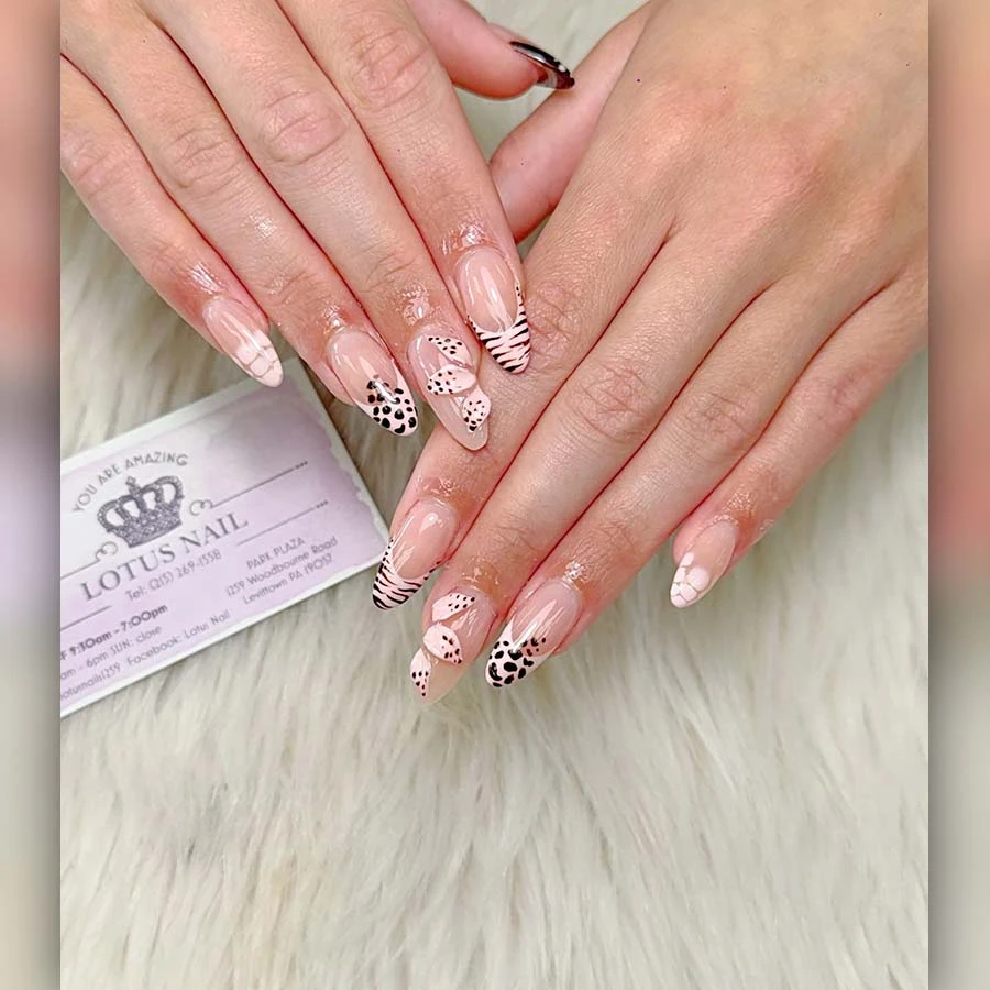 Lotus nails